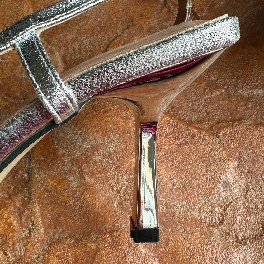Silver Leather Pointed Toe Rhinestone Bow Detail Formal Slingback Heels Sz 8.5/9 - Picture 5 of 8
